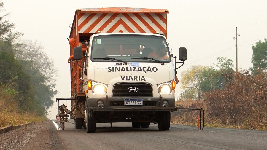 DER inicia obras de microrevestimento na rodovia 383, em Cacoal